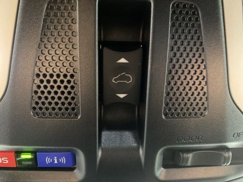 Certified 2025 Subaru Outback Touring XT image 32