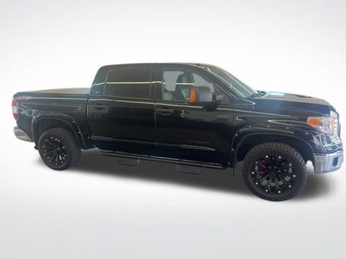 Used 2017 Toyota Tundra SR5 w/ SR5 Upgrade Package image 12