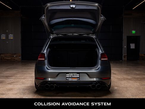 Used 2018 Volkswagen Golf R 4-Door image 8