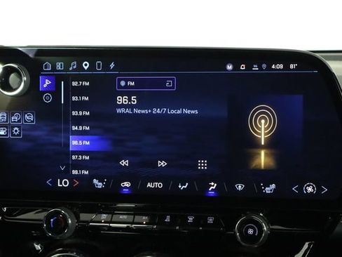 Used 2024 Chevrolet Blazer EV LT AWD/4WD image 24