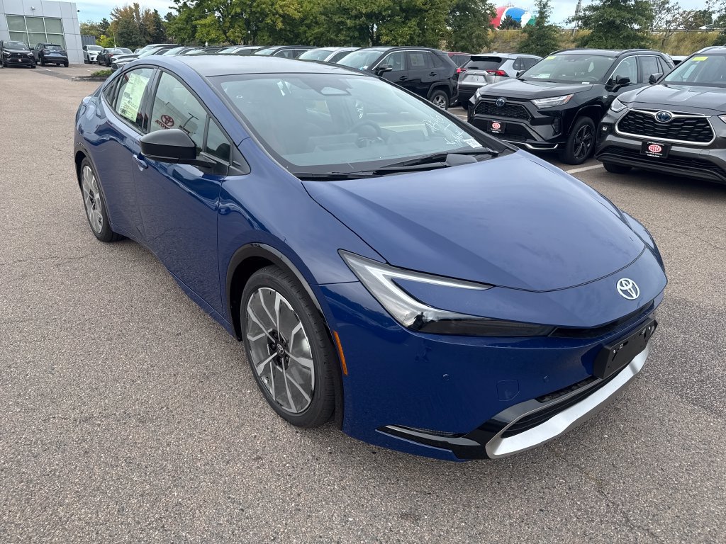 New 2027 Toyota Prius Plug-In Hybrid FWD image 9