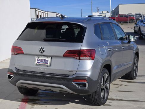 New 2024 Volkswagen Taos SE image 5