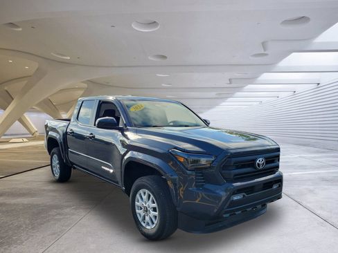 Used 2024 Toyota Tacoma SR5 AWD/4WD image 1