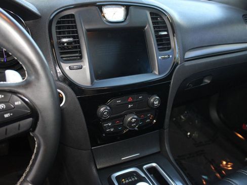 Used 2016 Chrysler 300 S image 21