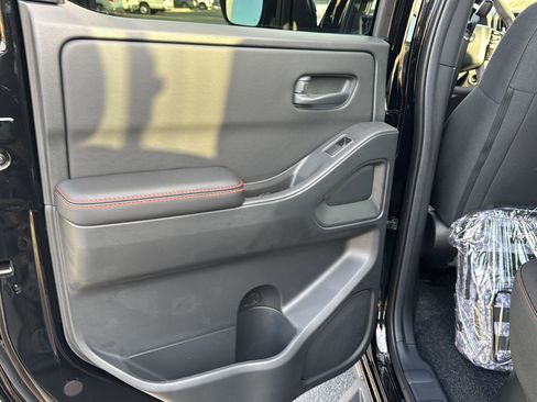 New 2026 Nissan Frontier PRO-4X w/ Pro-4x Convenience Package image 15
