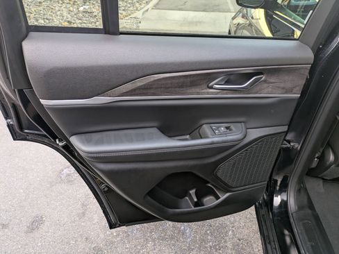 Used 2024 Jeep Grand Cherokee Limited w/ Black Appearance Package image 29