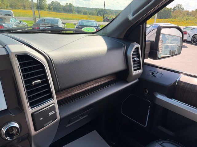 Used 2018 Ford F150 Lariat w/ Equipment Group 502A Luxury AWD/4WD image 25