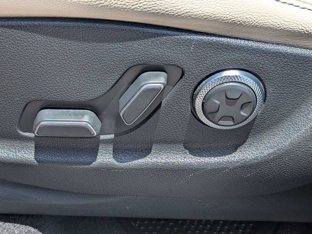 Used 2023 Genesis GV70 2.5T w/ Advanced Package AWD/4WD image 19