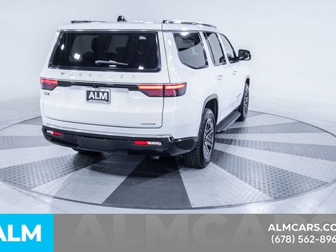 Used 2024 Jeep Wagoneer Series II w/ Flexible Seating Group image 9