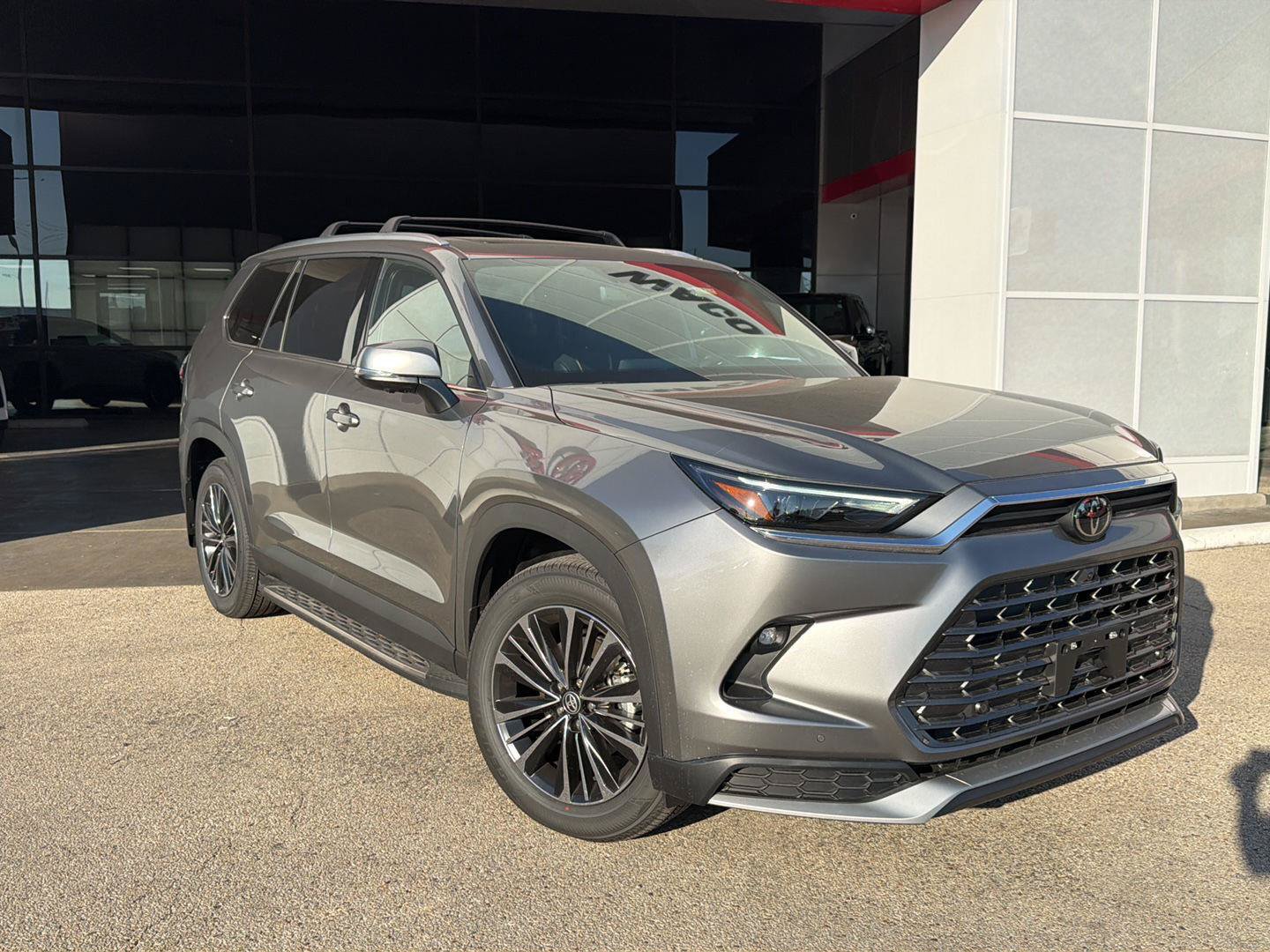 New 2026 Toyota Grand Highlander AWD Hybrid image 2