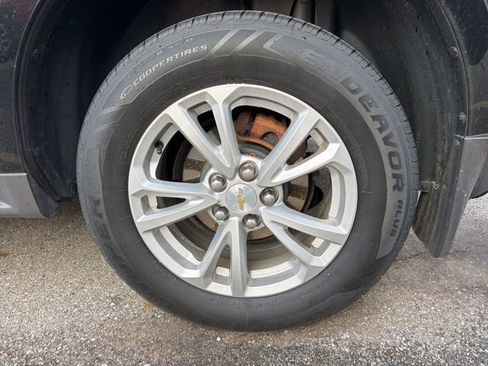 Used 2017 Chevrolet Equinox LT w/ LPO, Protection Package image 5