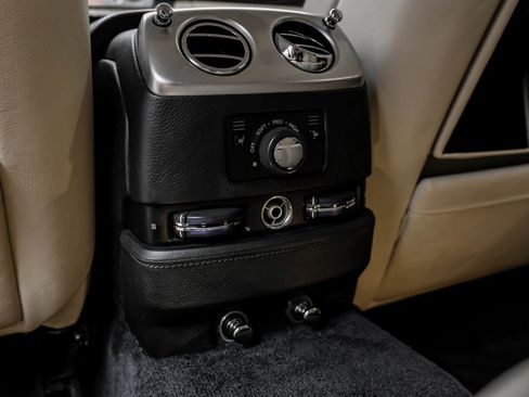 Used 2014 Rolls-Royce Ghost image 51