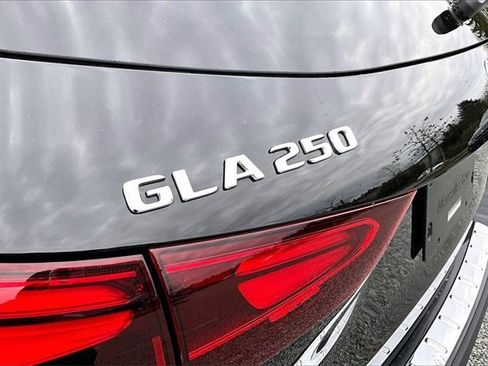 Certified 2025 Mercedes-Benz GLA 250 4MATIC image 27