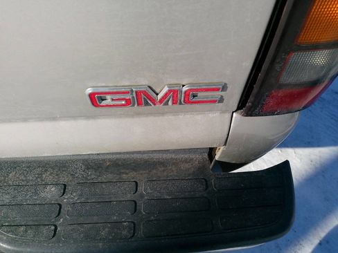 Used 2006 GMC Sierra 2500 SLE w/ Snow Plow Prep Package image 13