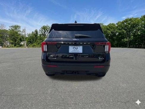 Used 2026 Ford Explorer Active AWD/4WD image 7
