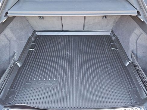 Used 2024 Audi Q8 e-tron Premium Plus image 6