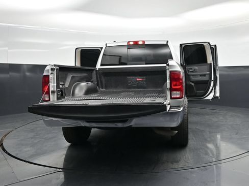 Used 2018 RAM 1500 Classic SLT RWD image 25