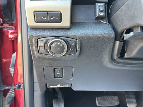 Used 2021 Ford F350 Lariat w/ Chrome Package image 27