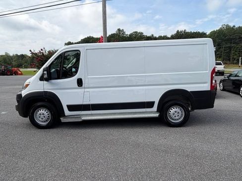 Used 2025 RAM ProMaster 2500 w/ U-Haul Equipment Group FWD image 26