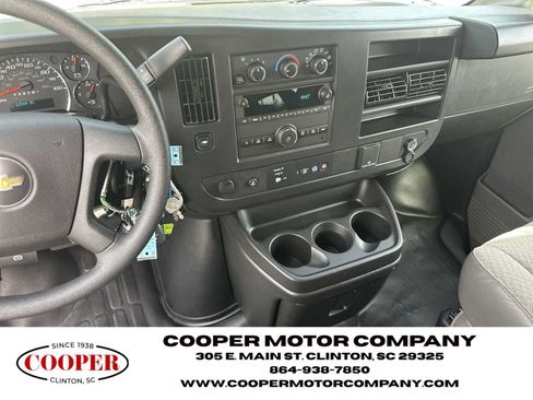 Used 2025 Chevrolet Express 3500 LS RWD image 23