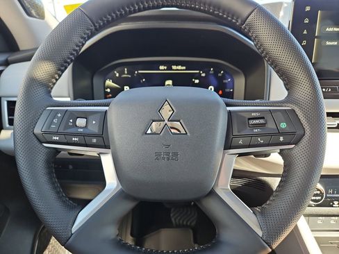 New 2026 Mitsubishi Outlander SE image 28