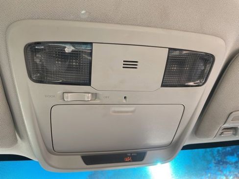 Used 2017 Subaru Legacy 2.5i w/ Alloy Wheel Package image 19