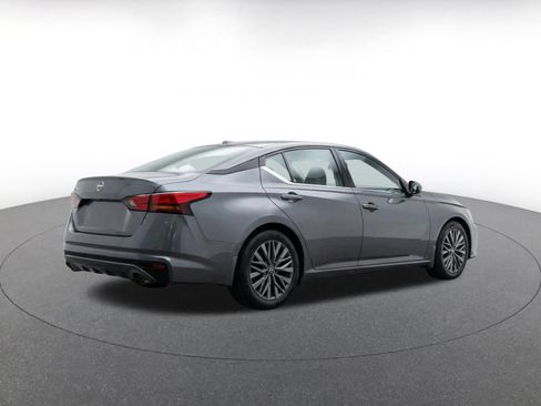 Used 2026 Nissan Altima 2.5 SV FWD image 9