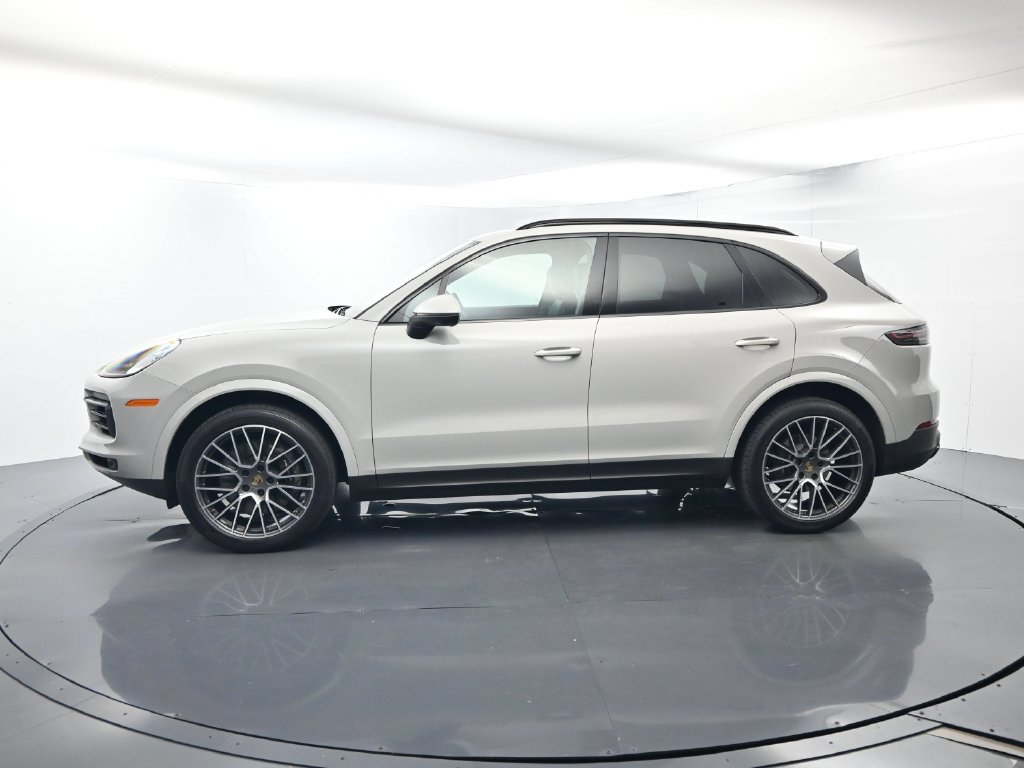 Certified 2023 Porsche Cayenne AWD/4WD image 2