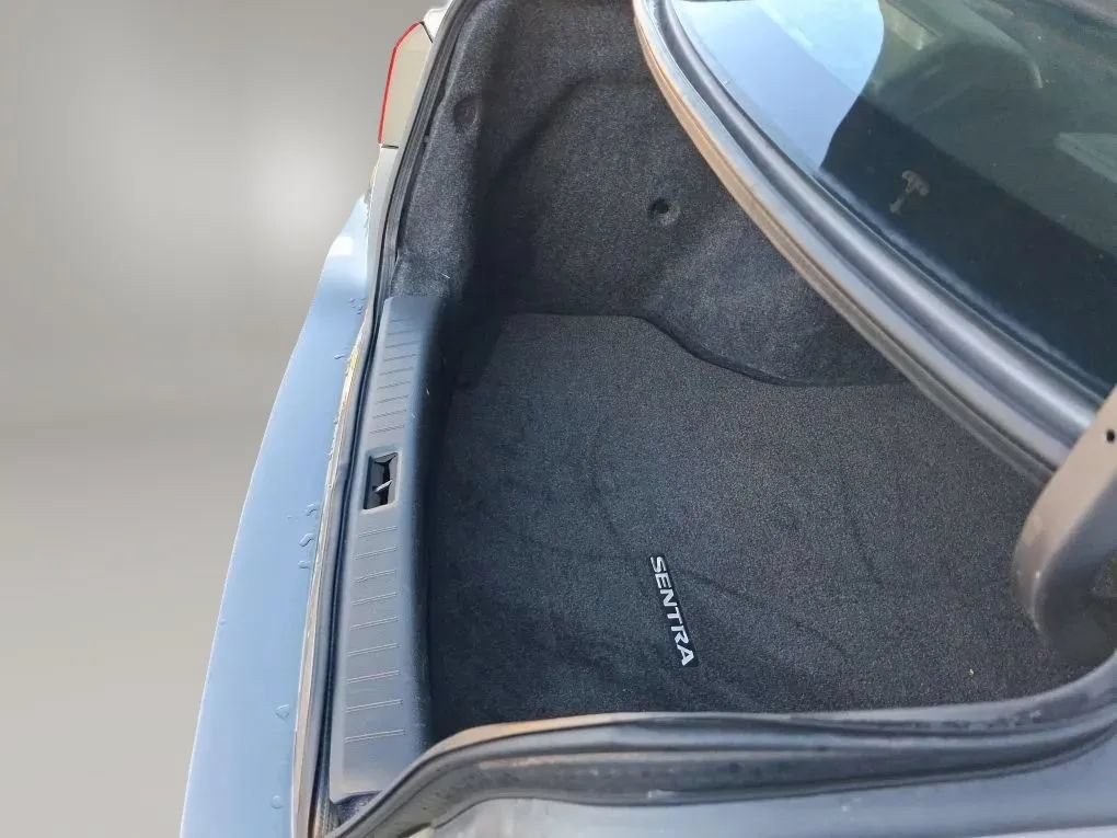 Used 2017 Nissan Sentra SV FWD image 18