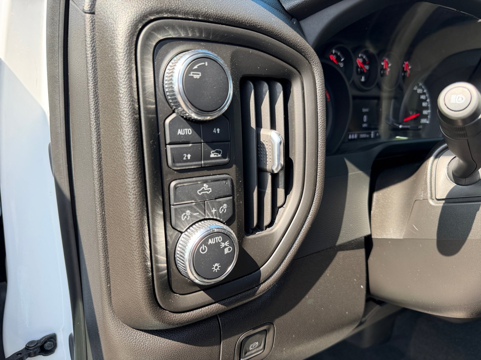 Used 2024 GMC Sierra 1500 Pro w/ Graphite Edition AWD/4WD image 16