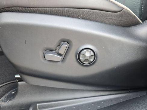 New 2026 Chrysler Pacifica Limited w/ S Appearance Package FWD image 17