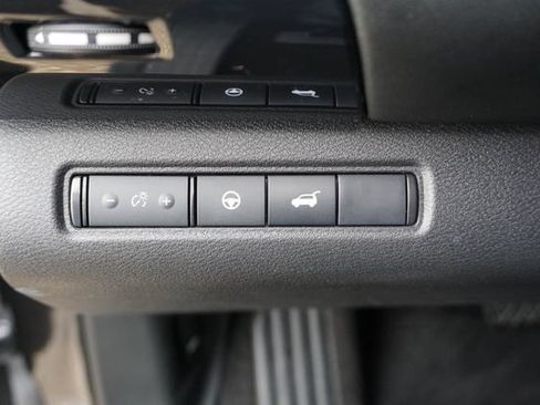 Used 2025 Nissan Pathfinder SV FWD image 14