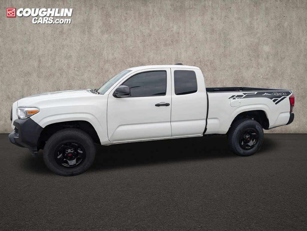 Used 2022 Toyota Tacoma SR RWD image 4