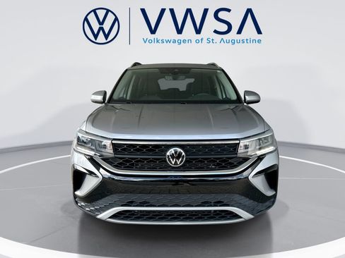 Certified 2023 Volkswagen Taos SE FWD image 3