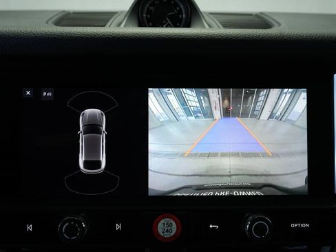 Used 2024 Porsche Macan image 19