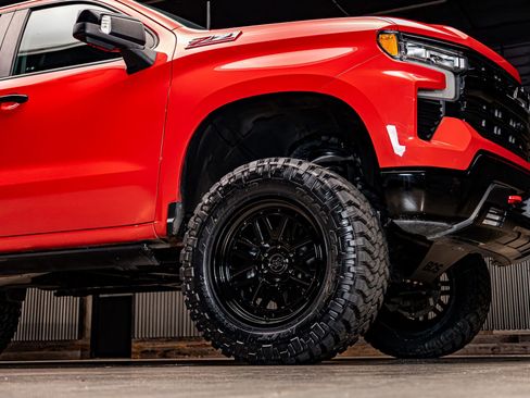 Used 2022 Chevrolet Silverado 1500 LT Trail Boss w/ LT Trail Boss Premium Package image 16