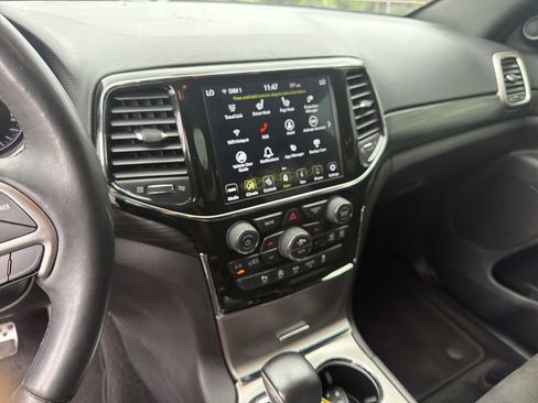 Used 2019 Jeep Grand Cherokee Altitude RWD image 28