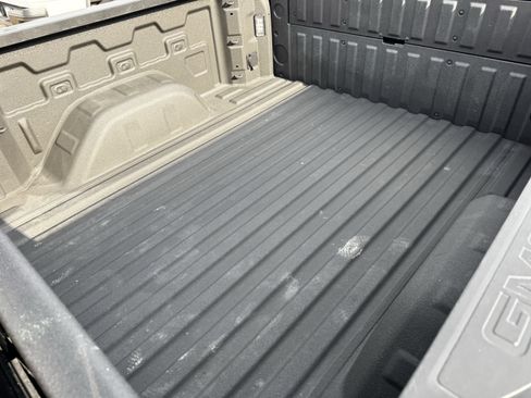 Used 2025 GMC Sierra 1500 SLT RWD image 31