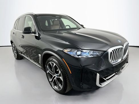 Used 2026 BMW X5 xDrive50e w/ Climate Comfort Package AWD/4WD image 3