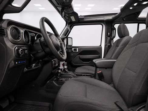 Used 2023 Jeep Wrangler Unlimited w/ Sun & Screen Package AWD/4WD image 18