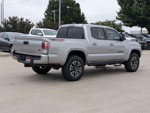 Used 2021 Toyota Tacoma TRD Sport w/ Technology Package AWD/4WD image 6