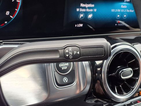 Used 2020 Mercedes-Benz GLB 250 4MATIC image 28
