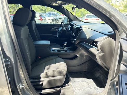 Used 2023 Chevrolet Traverse LT FWD image 14