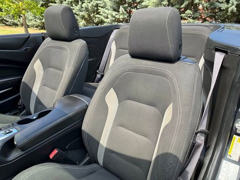 Used 2017 Chevrolet Camaro SS RWD image 9