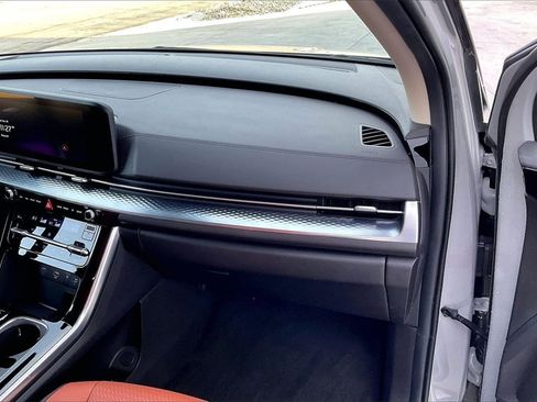 Certified 2024 Kia Carnival SX Prestige image 15