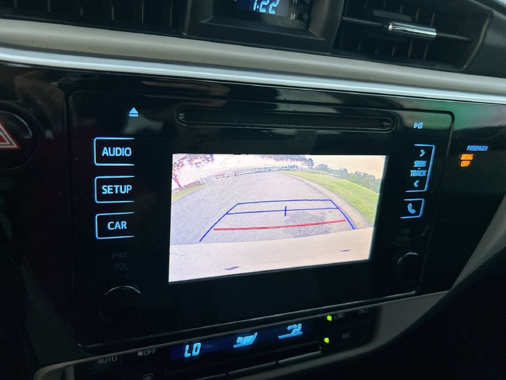 Used 2018 Toyota Corolla LE FWD image 22