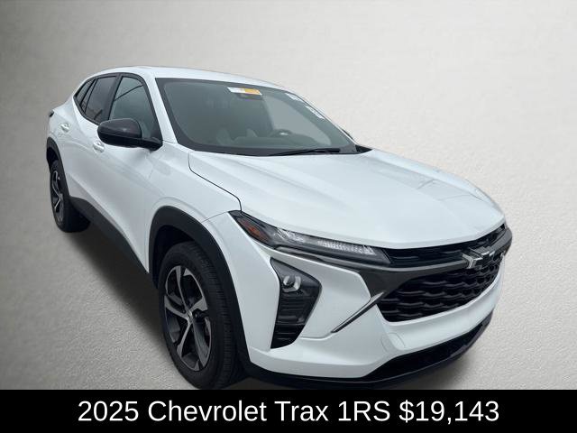 Used 2025 Chevrolet Trax RS w/ Driver Confidence Package FWD image 7