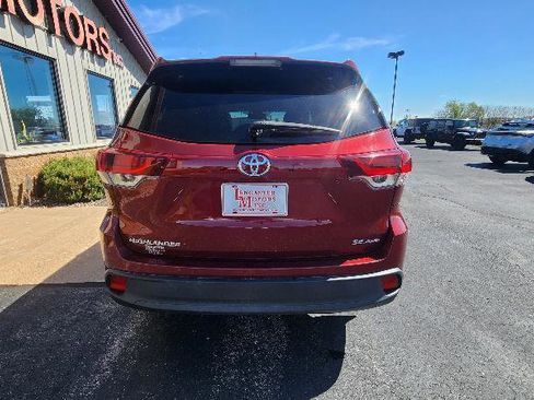 Used 2019 Toyota Highlander SE AWD/4WD image 7