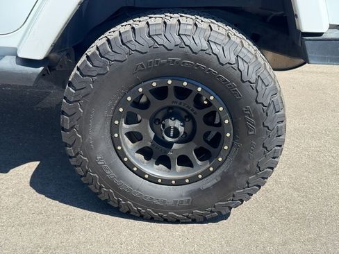 Used 2015 Jeep Wrangler Unlimited Rubicon w/ Dual Top Group image 3