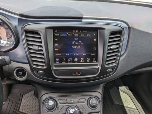 Used 2016 Chrysler 200 S w/ Navigation & Sound Group I image 15